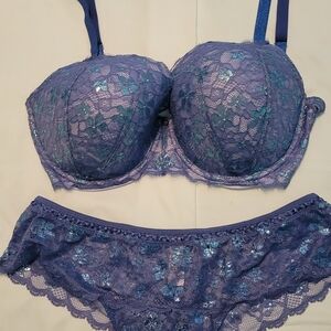 Victoria's Secret Blue Underwire Lace Bra and Panty Set